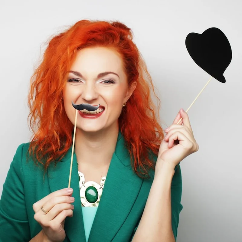 Jak się robi zdjęcia w fotobudce? Praktyczne porady fotograficzne