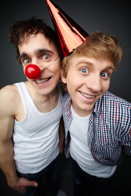 Fotobudka na Dzień Chłopaka – idealne rekwizyty na imprezę