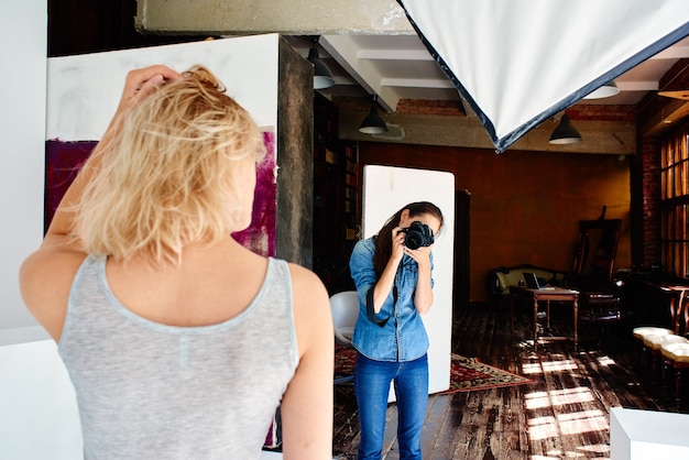 Fotolustro wynajem na wesele – idealne selfie mirror dla gości