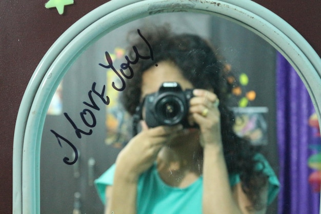 Na czym polega fotolustro? Idealne na wesele i zabawę